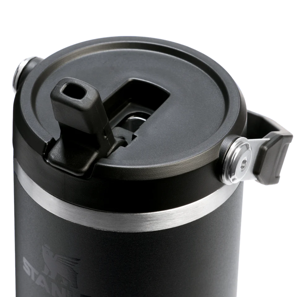 Stanley IceFlow Flip Straw 2.0 Tumbler 0.89L in Black 2.0, Flip Straw 2.0 lid detail